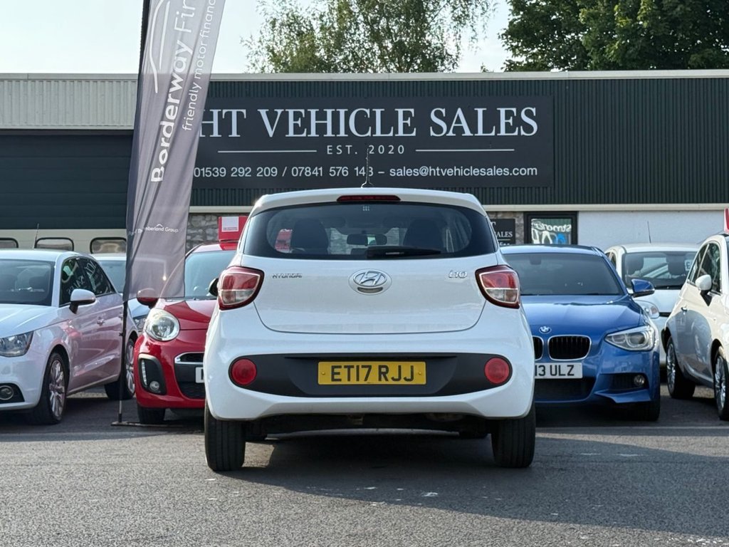 Used Hyundai i10 2017 for sale - 76157355: Photo 9