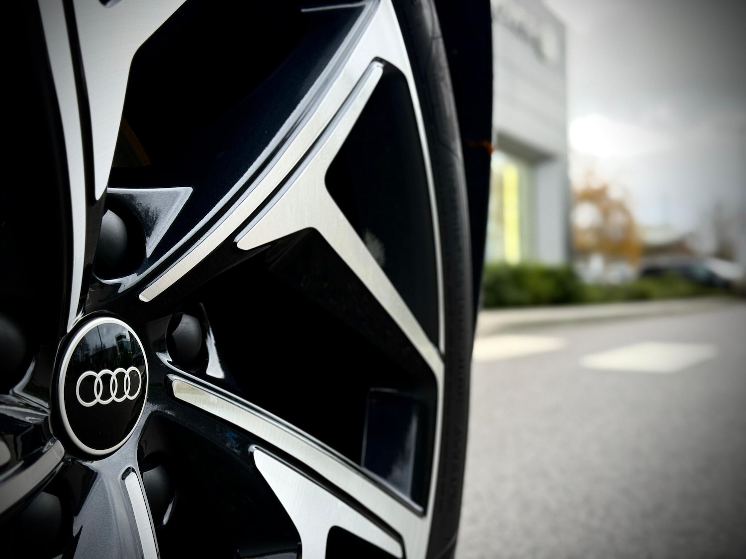 Used Audi Q6 e-tron 2024 for sale - 76953232: Photo 11