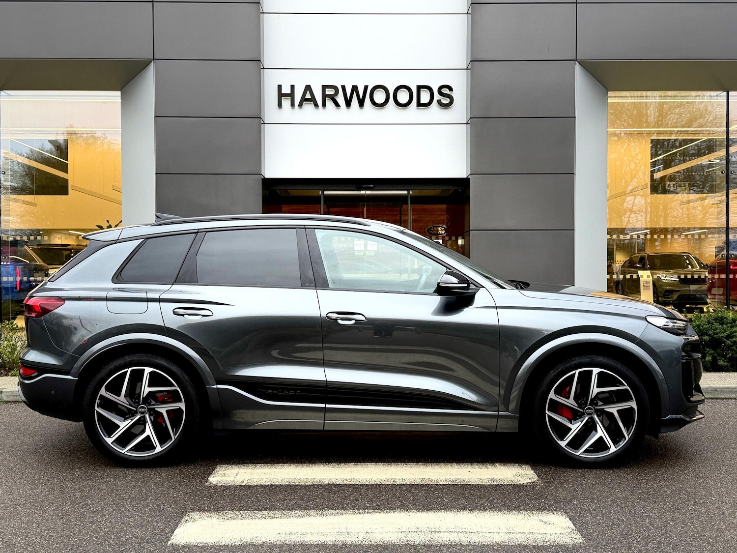 Used Audi Q6 e-tron 2024 for sale - 76953232: Photo 2