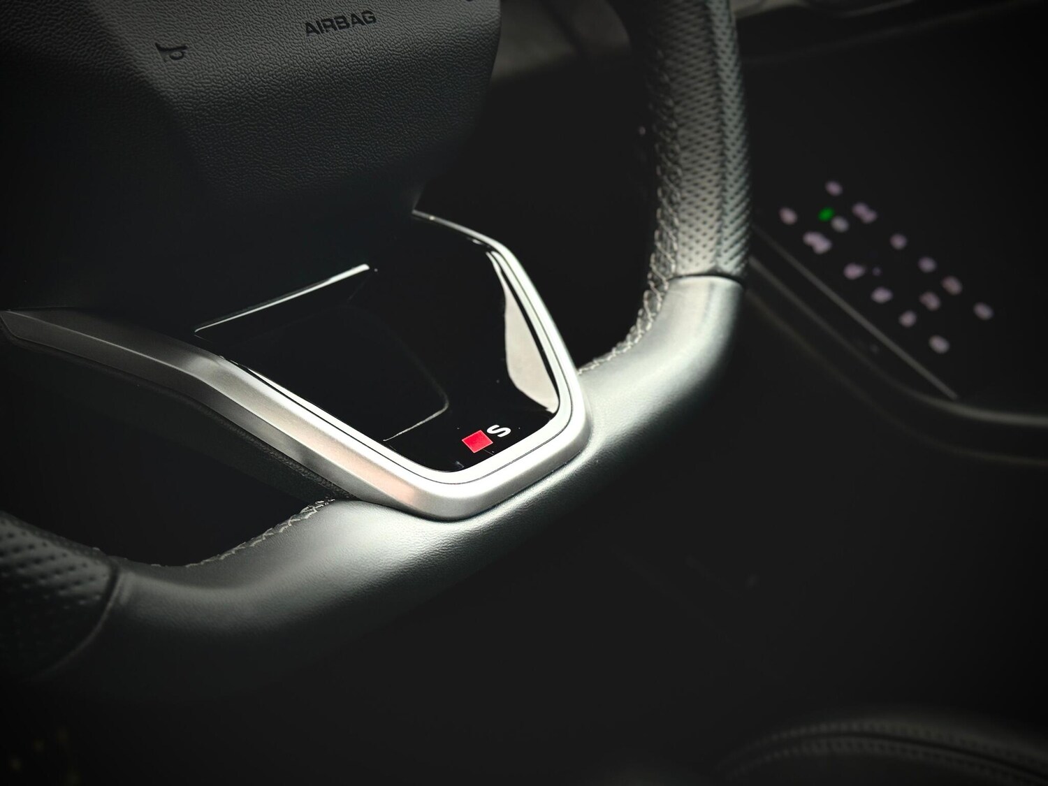 Used Audi Q6 e-tron 2024 for sale - 76953232: Photo 31