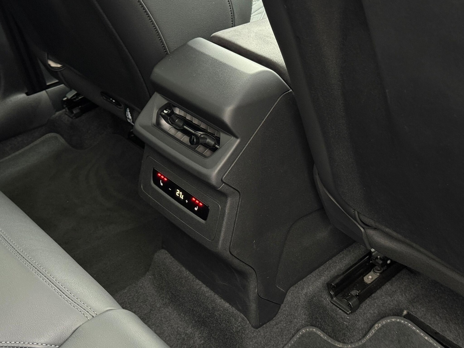 Used Audi Q6 e-tron 2024 for sale - 76953232: Photo 40