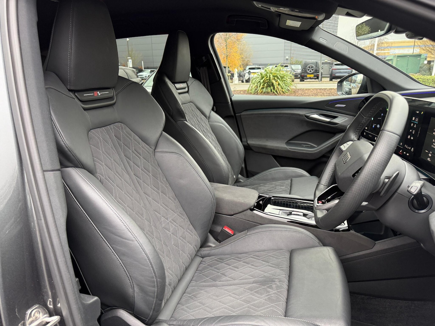 Used Audi Q6 e-tron 2024 for sale - 76953232: Photo 46