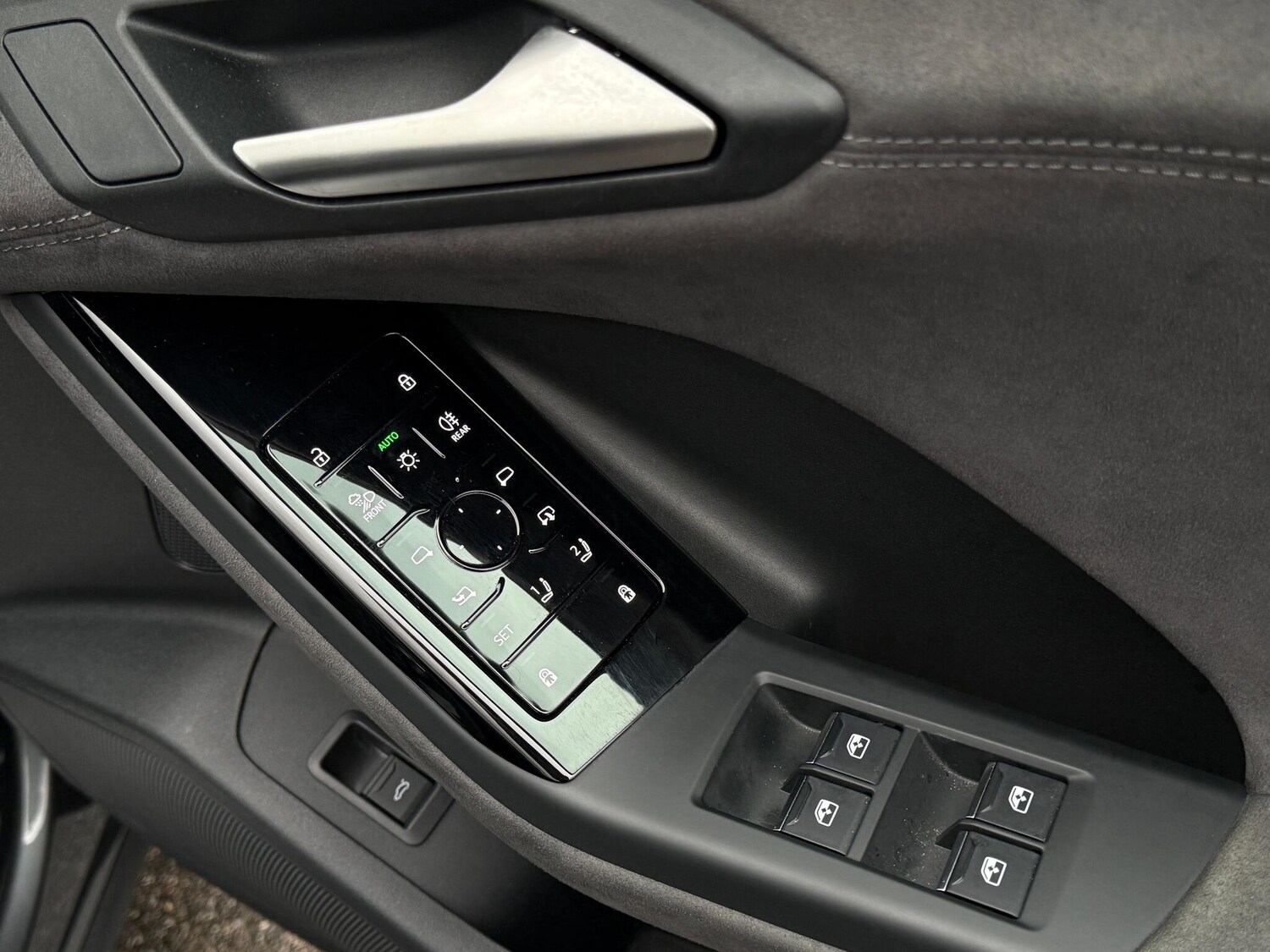 Used Audi Q6 e-tron 2024 for sale - 76953232: Photo 54