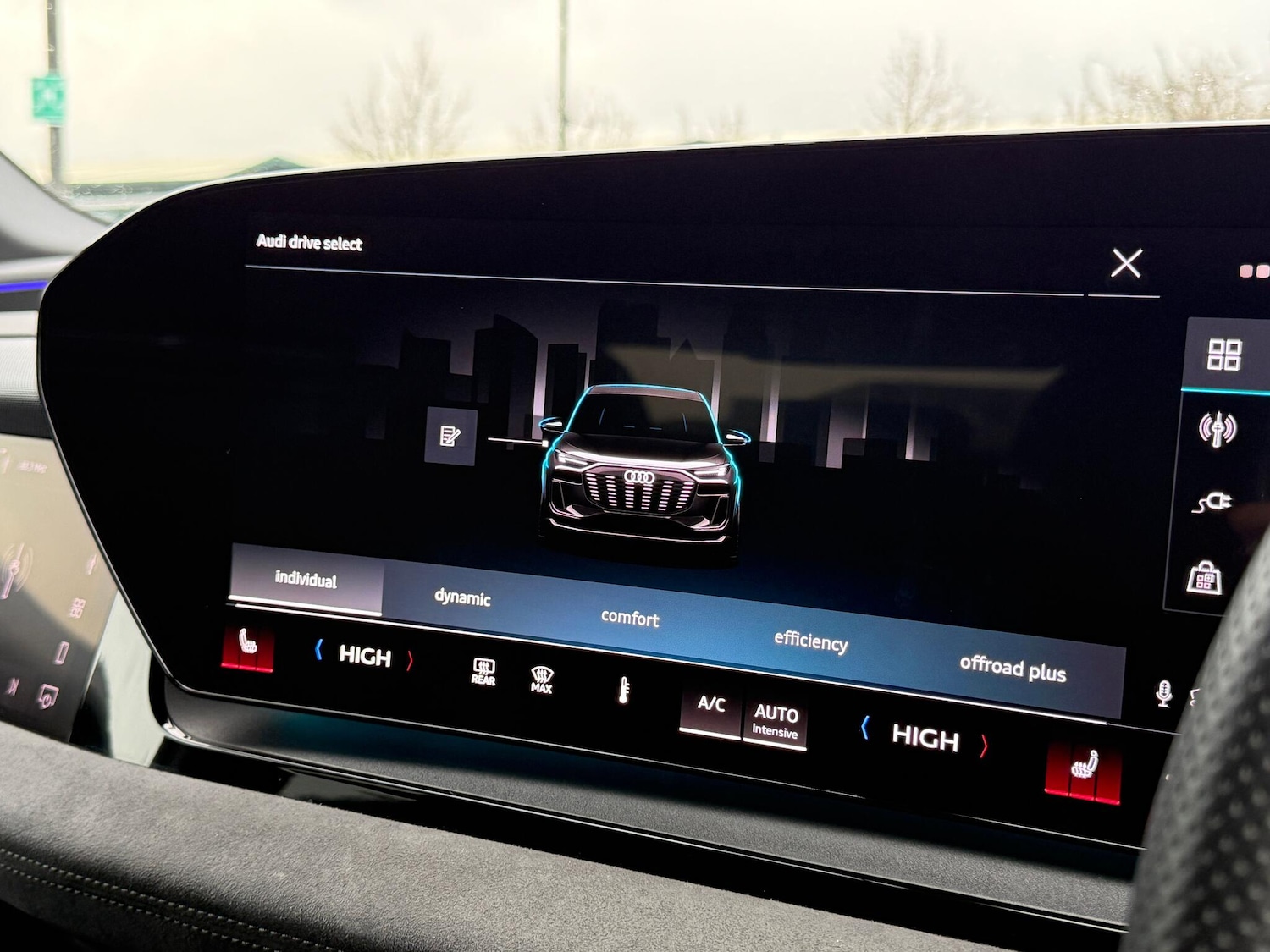 Used Audi Q6 e-tron 2024 for sale - 76953232: Photo 60