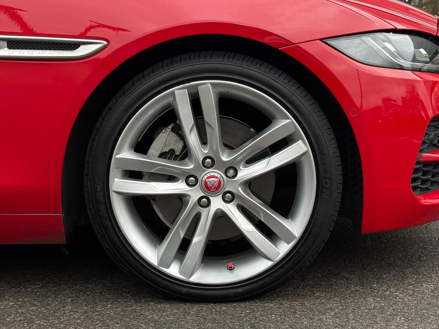 Used Jaguar XE 2019 for sale - 76952583: Photo 17