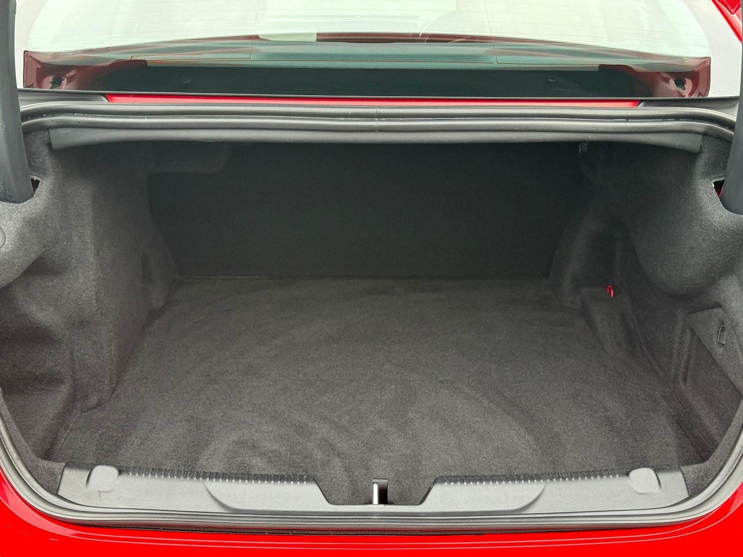 Used Jaguar XE 2019 for sale - 76952583: Photo 31