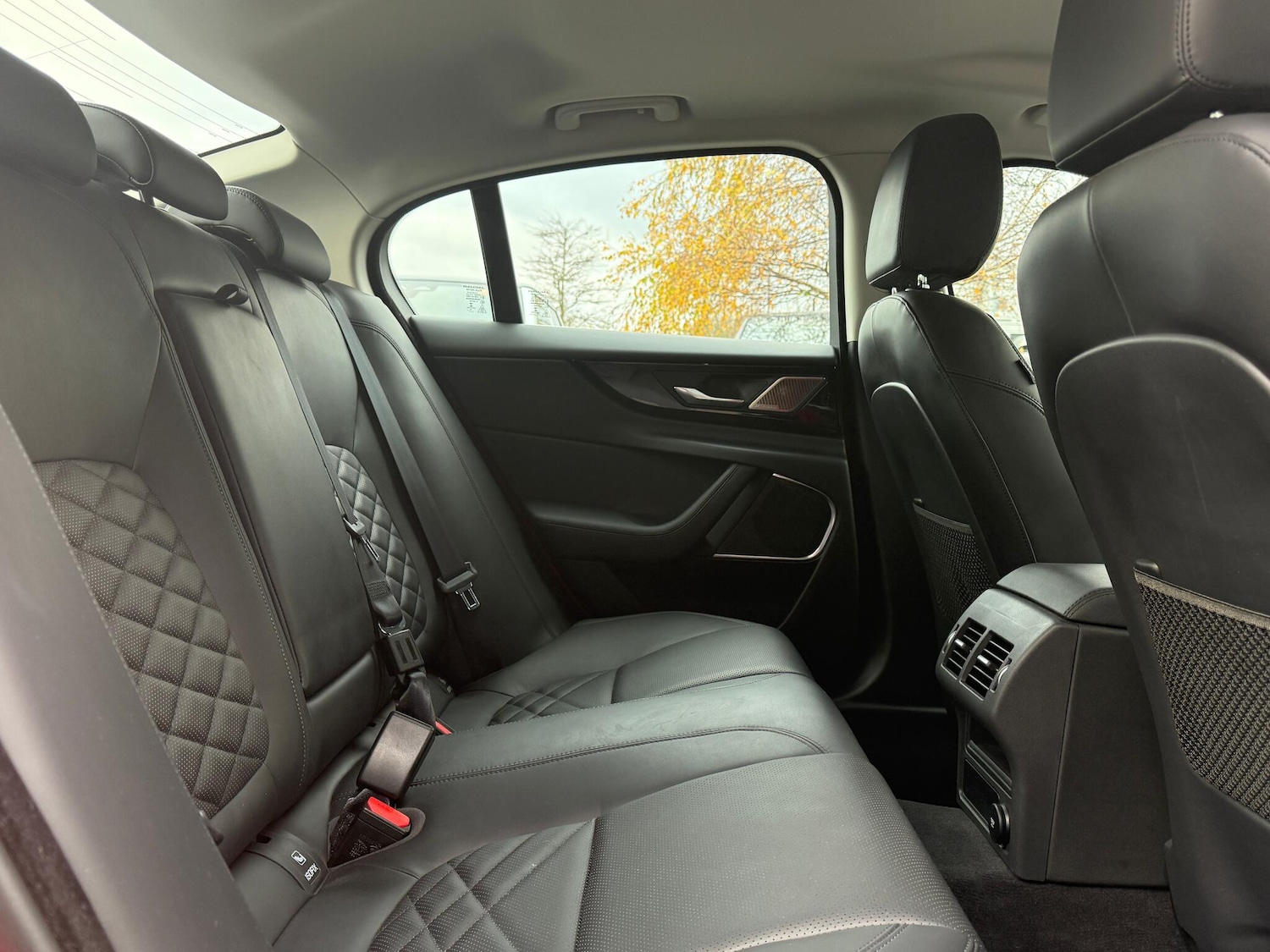 Used Jaguar XE 2019 for sale - 76952583: Photo 32