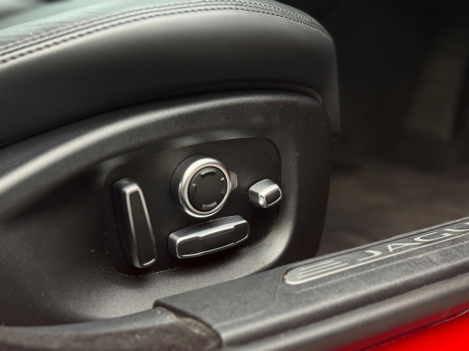 Used Jaguar XE 2019 for sale - 76952583: Photo 38