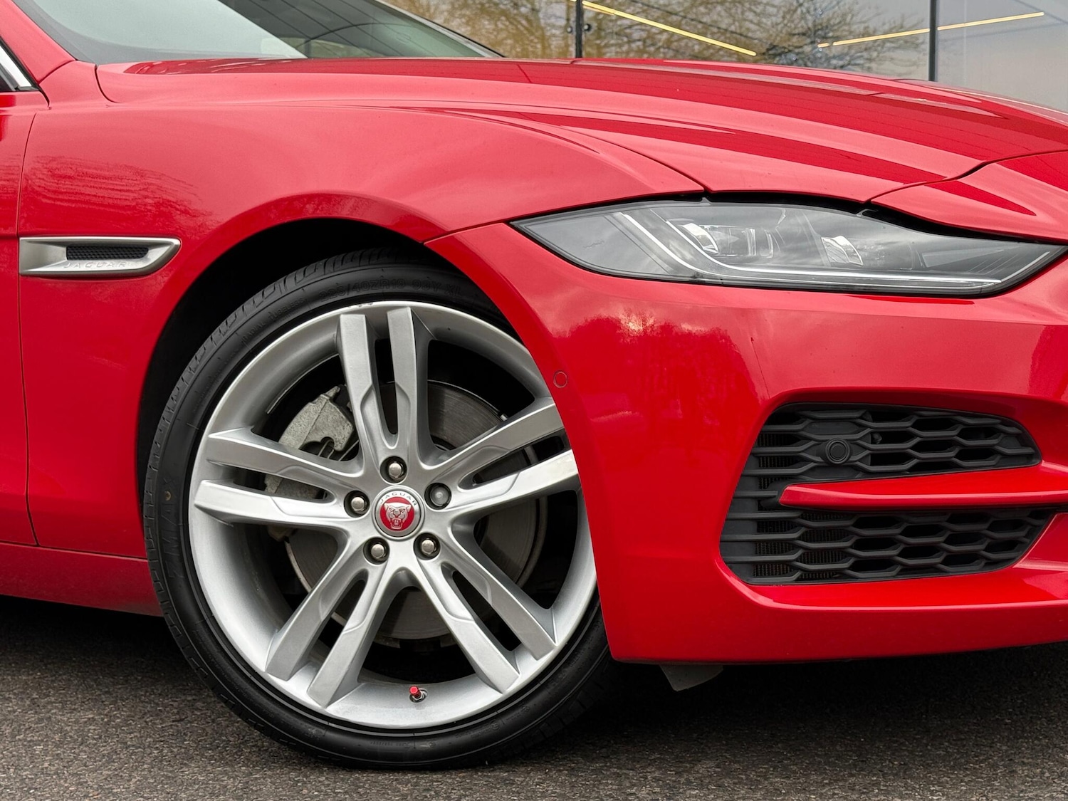 Used Jaguar XE 2019 for sale - 76952583: Photo 9