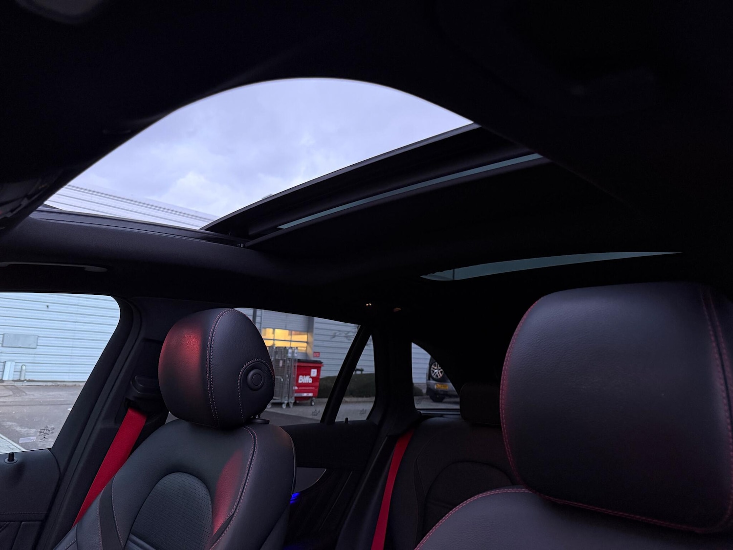 Used Mercedes-Benz GLC 2021 for sale - 76898588: Photo 8