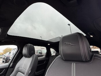 Used Jaguar F-Pace 2023 for sale - 76727743: Photo