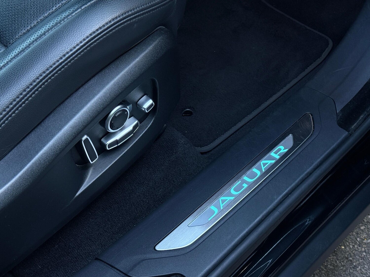 Used Jaguar F-Pace 2021 for sale - 76084276: Photo 41