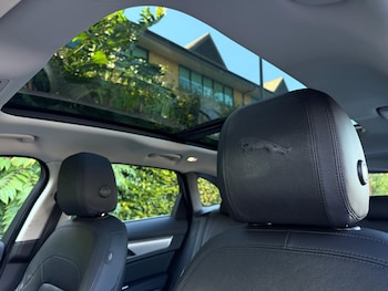 Used Jaguar F-Pace 2021 for sale - 76084276: Photo