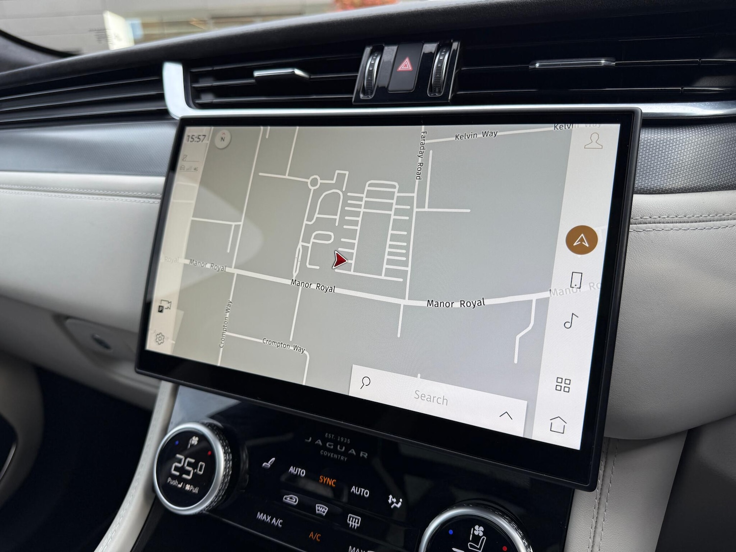 Used Jaguar F-Pace 2024 for sale - 76151876: Photo 5