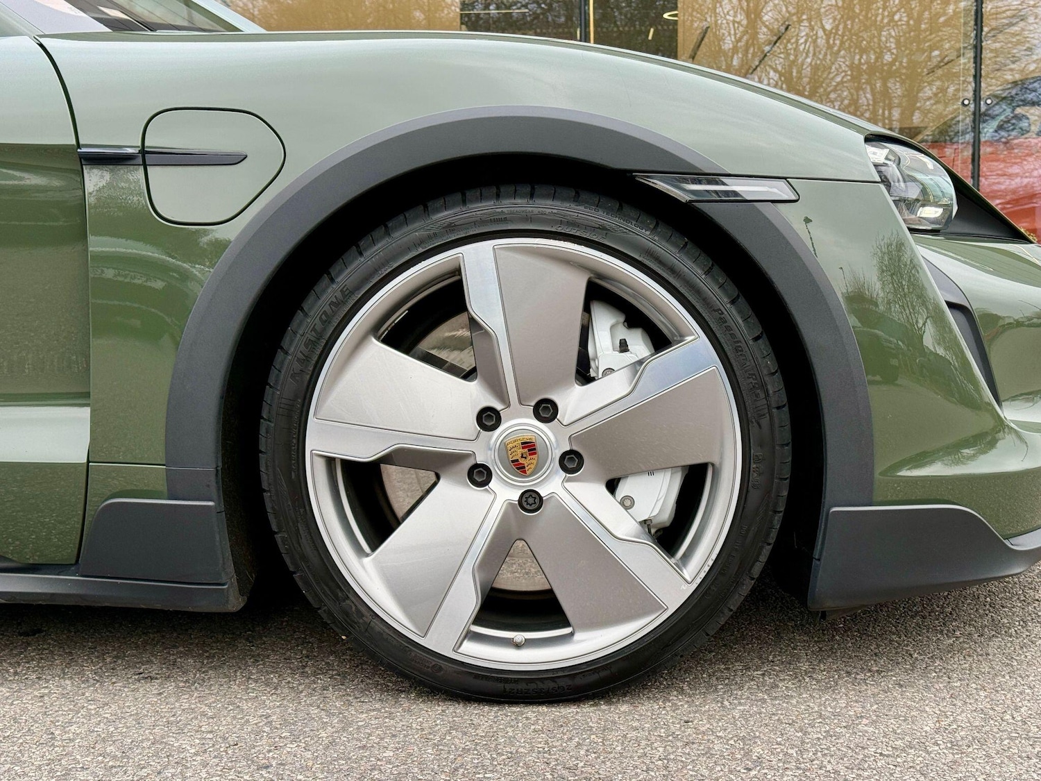 Used Porsche Taycan 2023 for sale - 77351618: Photo 11