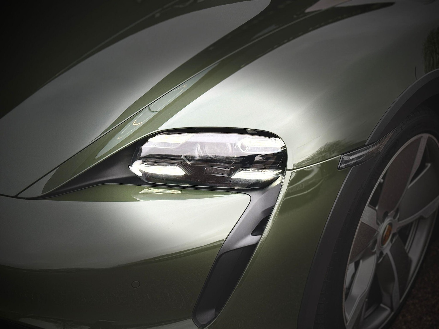 Used Porsche Taycan 2023 for sale - 77351618: Photo 21