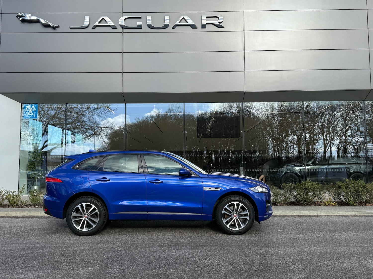 Used Jaguar F-Pace 2018 for sale - 77455073: Photo 2