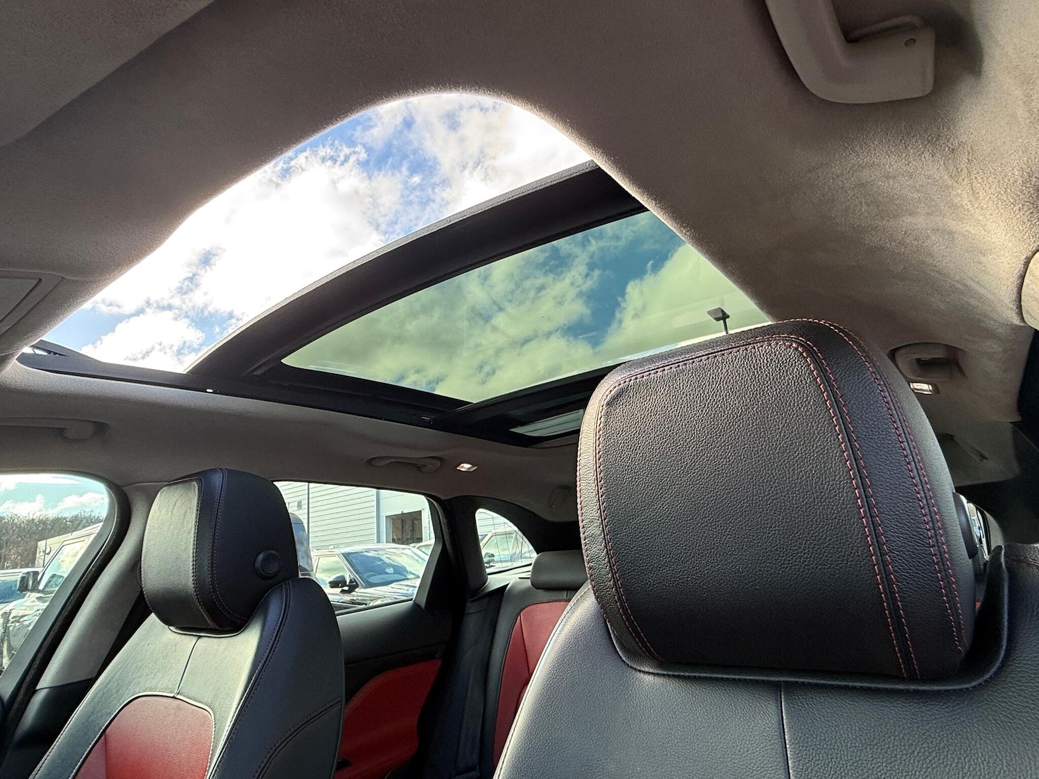 Used Jaguar F-Pace 2018 for sale - 77455073: Photo 5