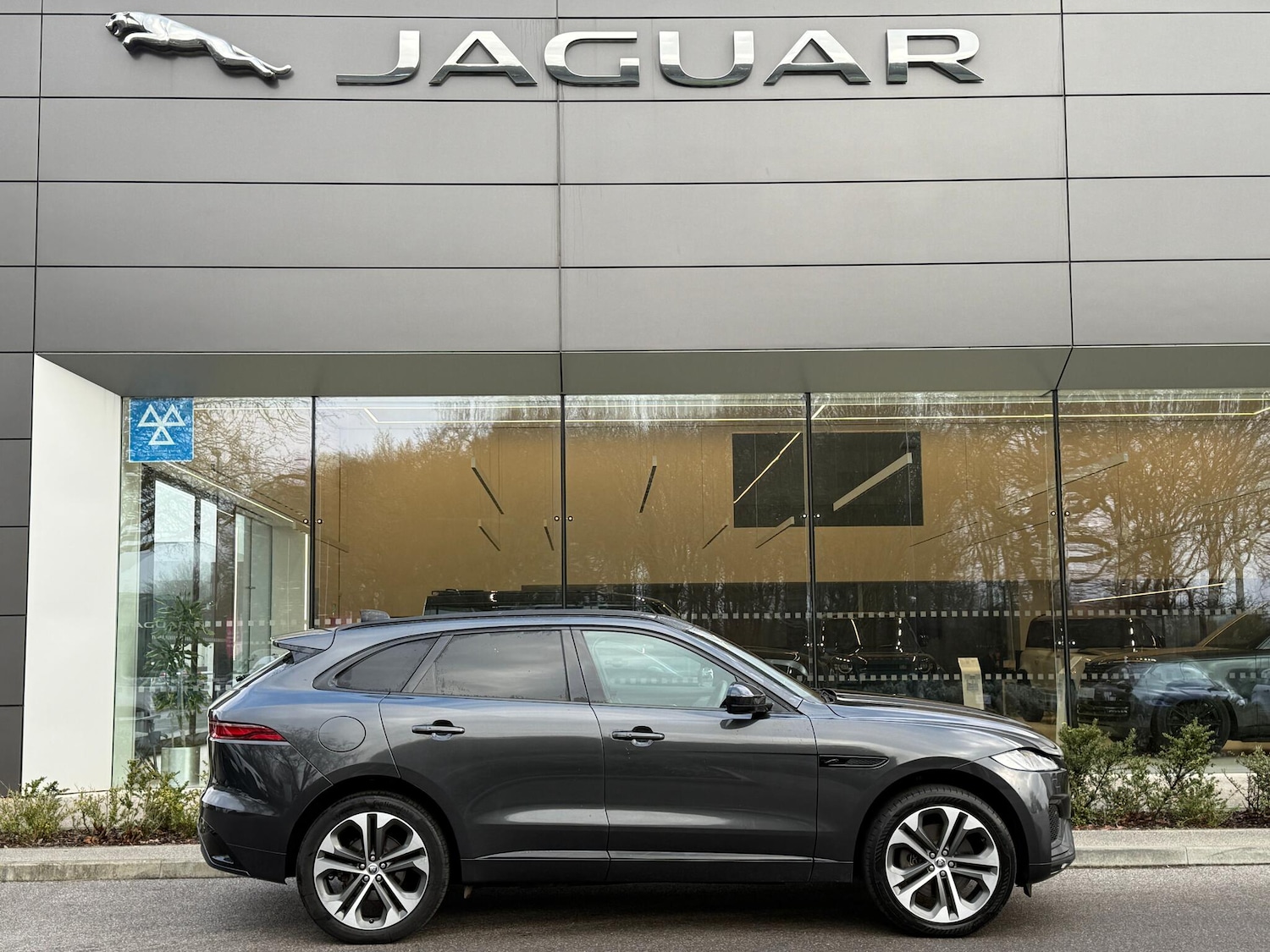Used Jaguar F-Pace 2024 for sale - 77469303: Photo 2