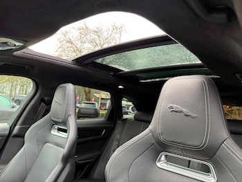 Used Jaguar F-Pace 2024 for sale - 77469303: Photo