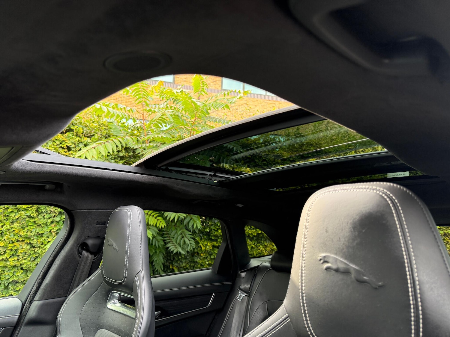 Used Jaguar F-Pace 2021 for sale - 76084836: Photo 5