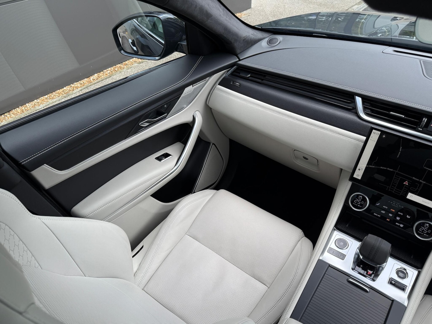 Used Jaguar F-Pace 2023 for sale - 76433121: Photo 28