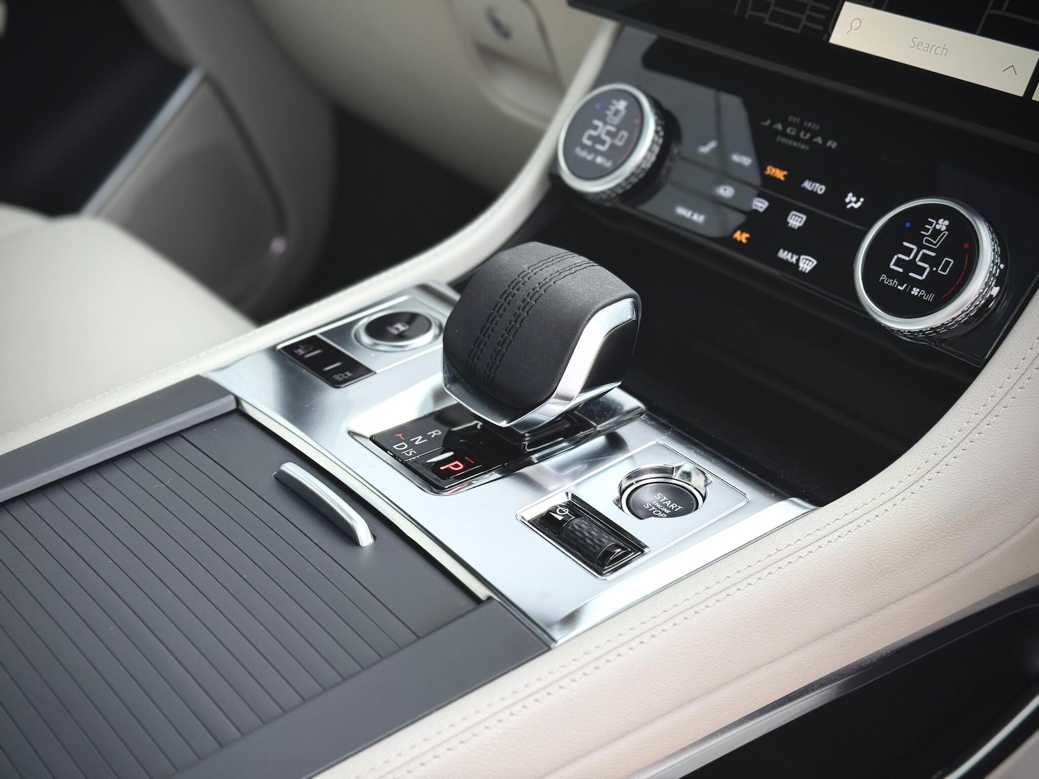 Used Jaguar F-Pace 2023 for sale - 76433121: Photo 30