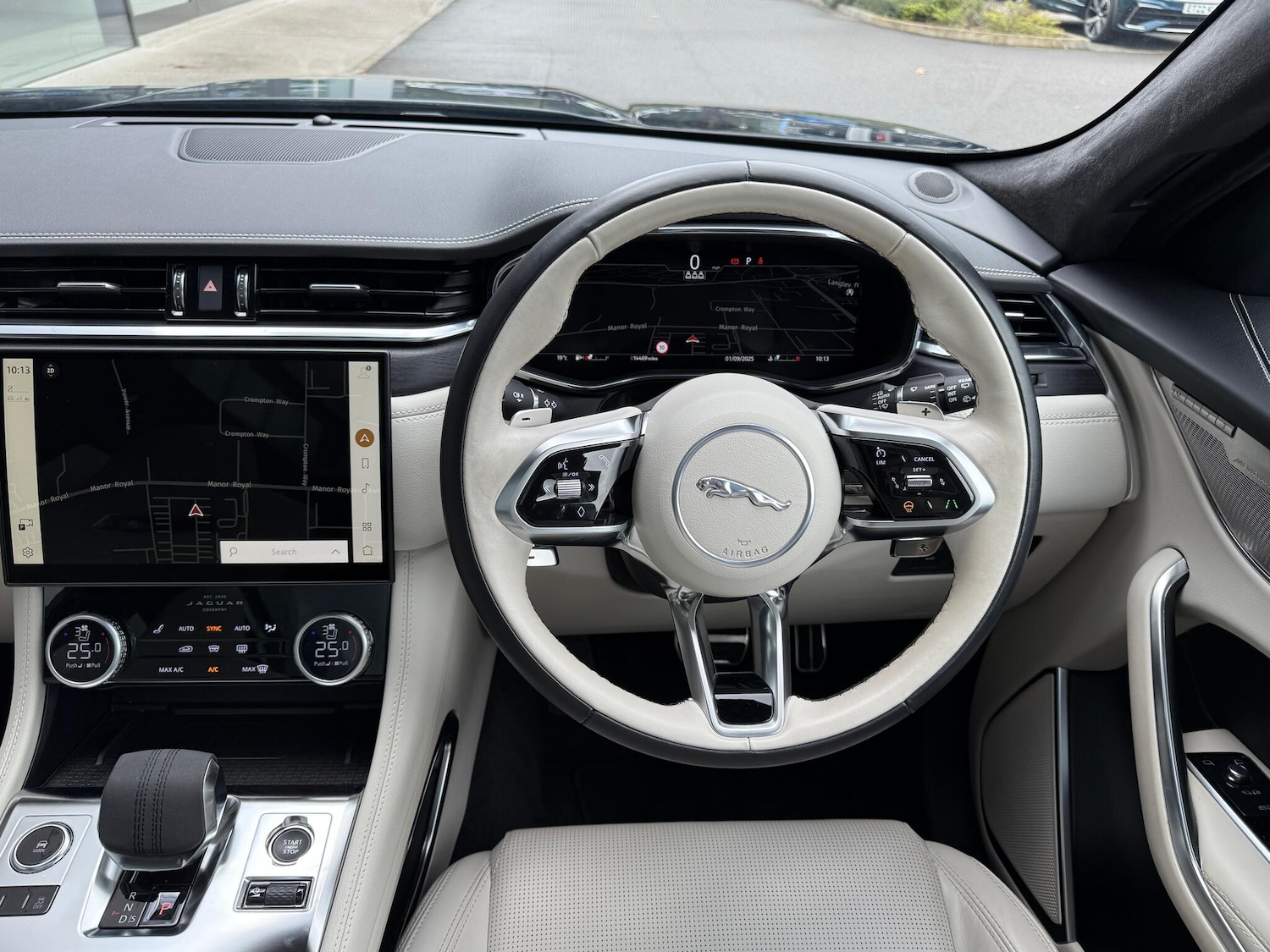 Used Jaguar F-Pace 2023 for sale - 76433121: Photo 34