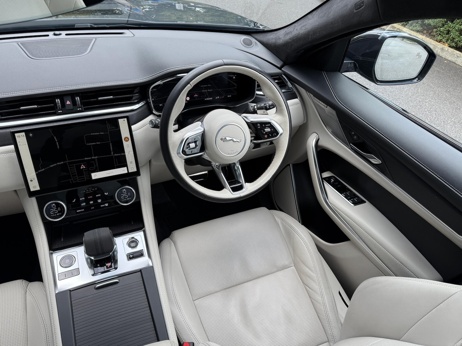 Used Jaguar F-Pace 2023 for sale - 76433121: Photo 35