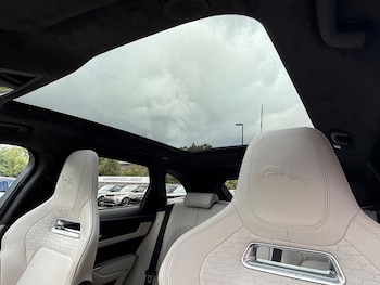 Used Jaguar F-Pace 2023 for sale - 76433121: Photo