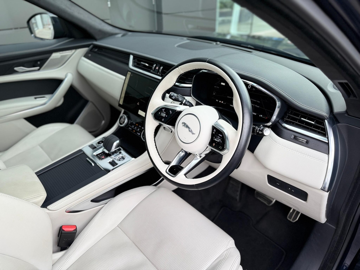 Used Jaguar F-Pace 2023 for sale - 76433121: Photo 51