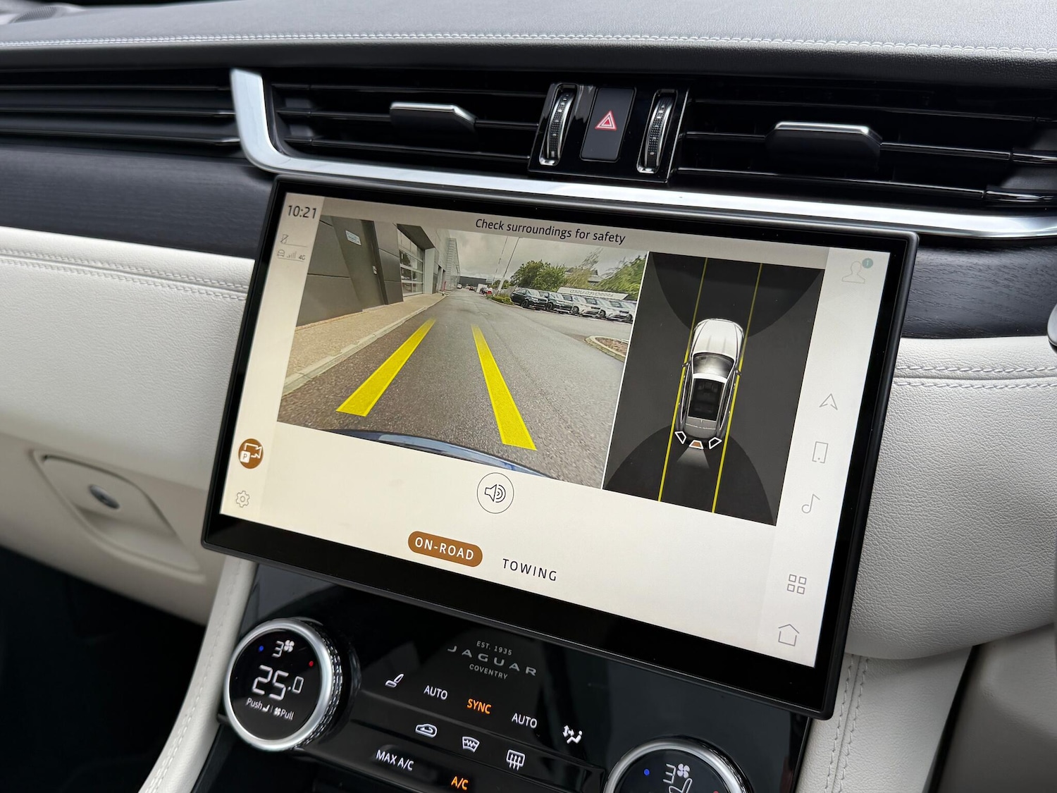 Used Jaguar F-Pace 2023 for sale - 76433121: Photo 6