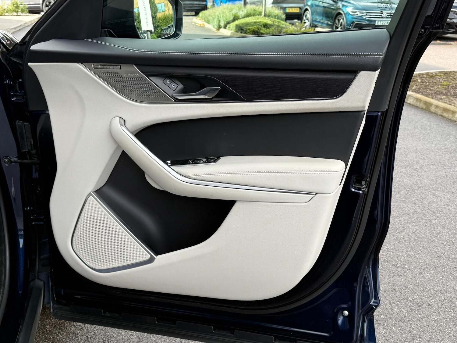 Used Jaguar F-Pace 2023 for sale - 76433121: Photo 62