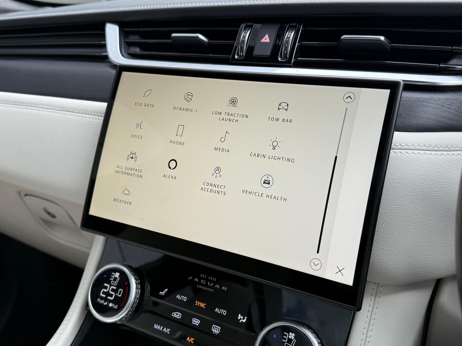 Used Jaguar F-Pace 2023 for sale - 76433121: Photo 65