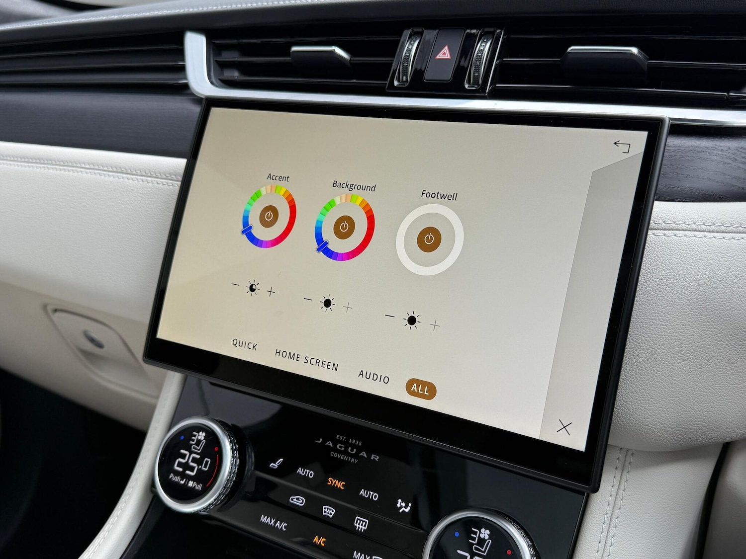 Used Jaguar F-Pace 2023 for sale - 76433121: Photo 67