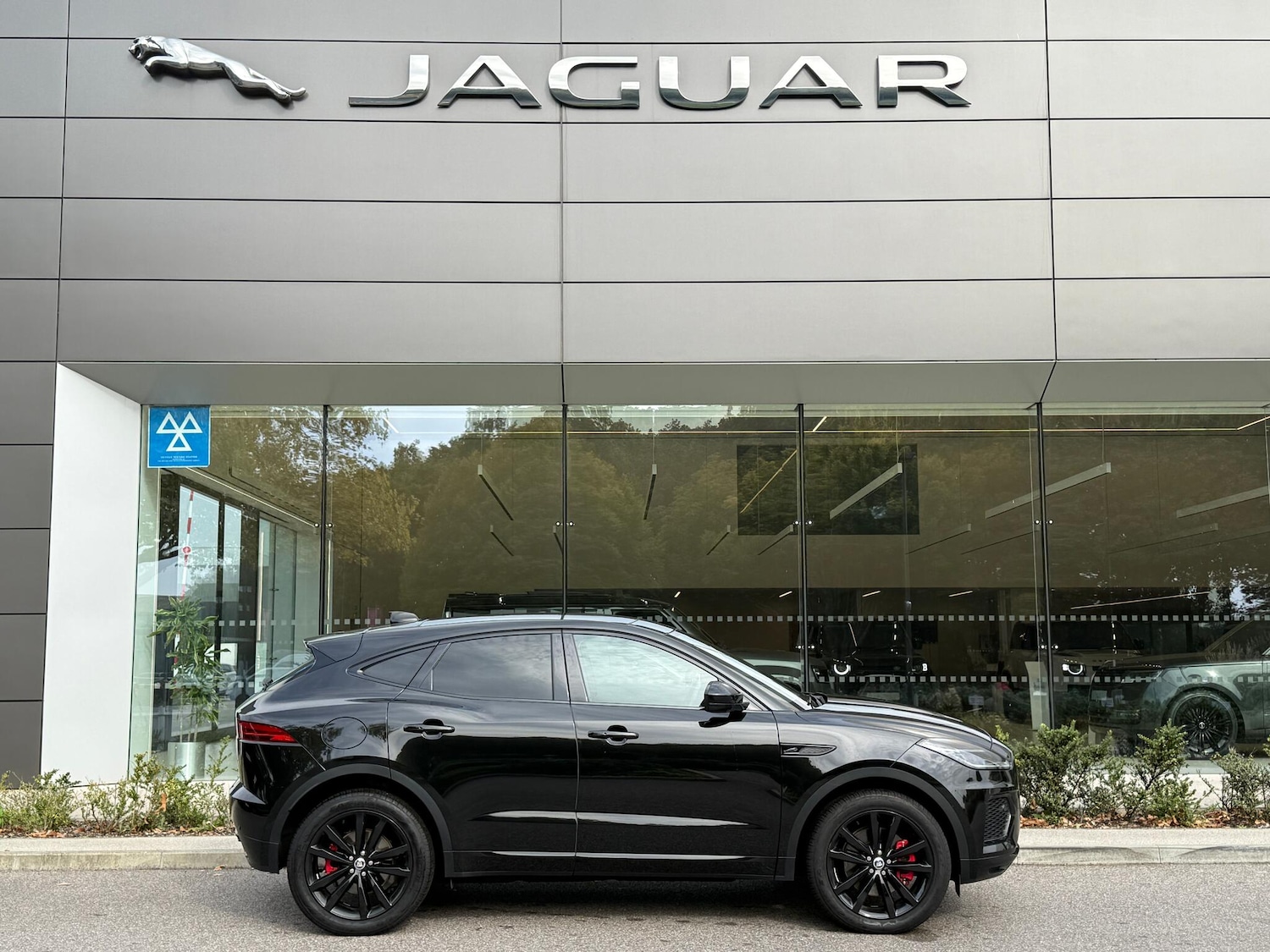 Used Jaguar E-Pace 2024 for sale - 76151740: Photo 2