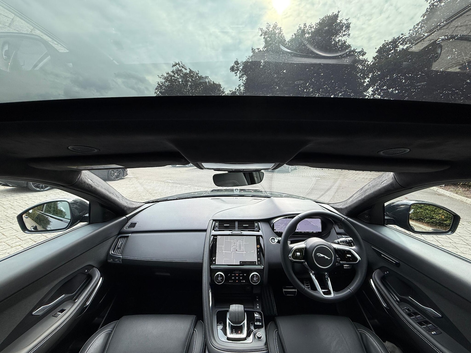 Used Jaguar E-Pace 2024 for sale - 76151740: Photo 3