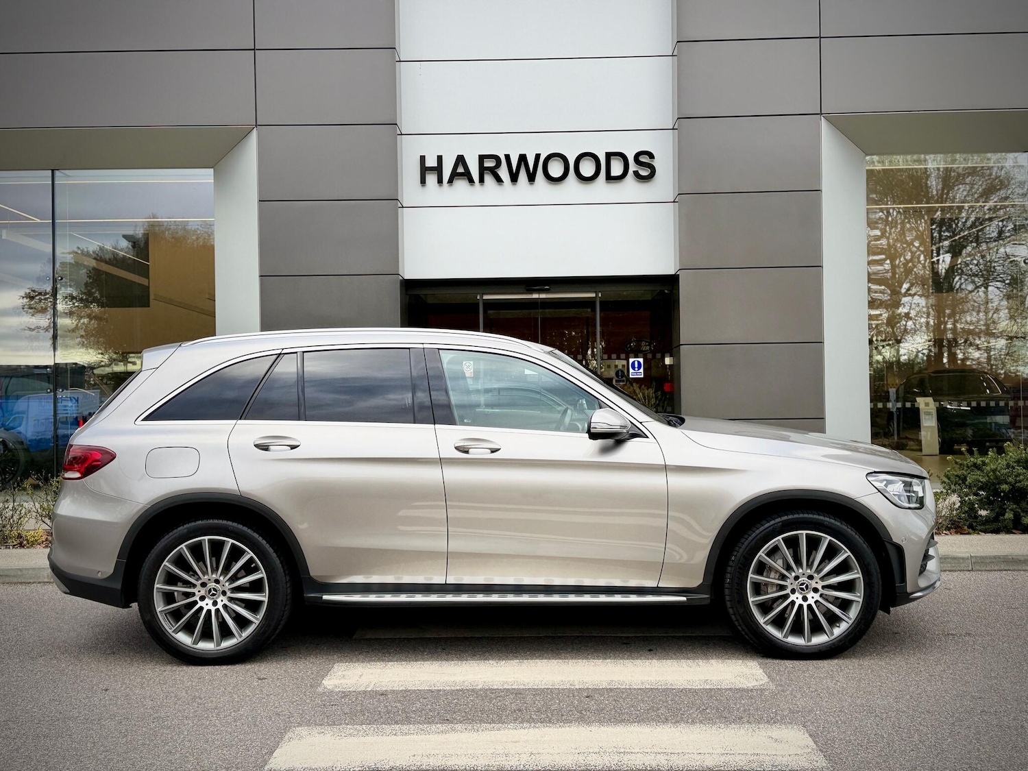 Used Mercedes-Benz GLC 2022 for sale - 76645543: Photo 2