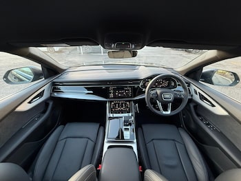Used Audi Q8 2025 for sale - 77039937: Photo