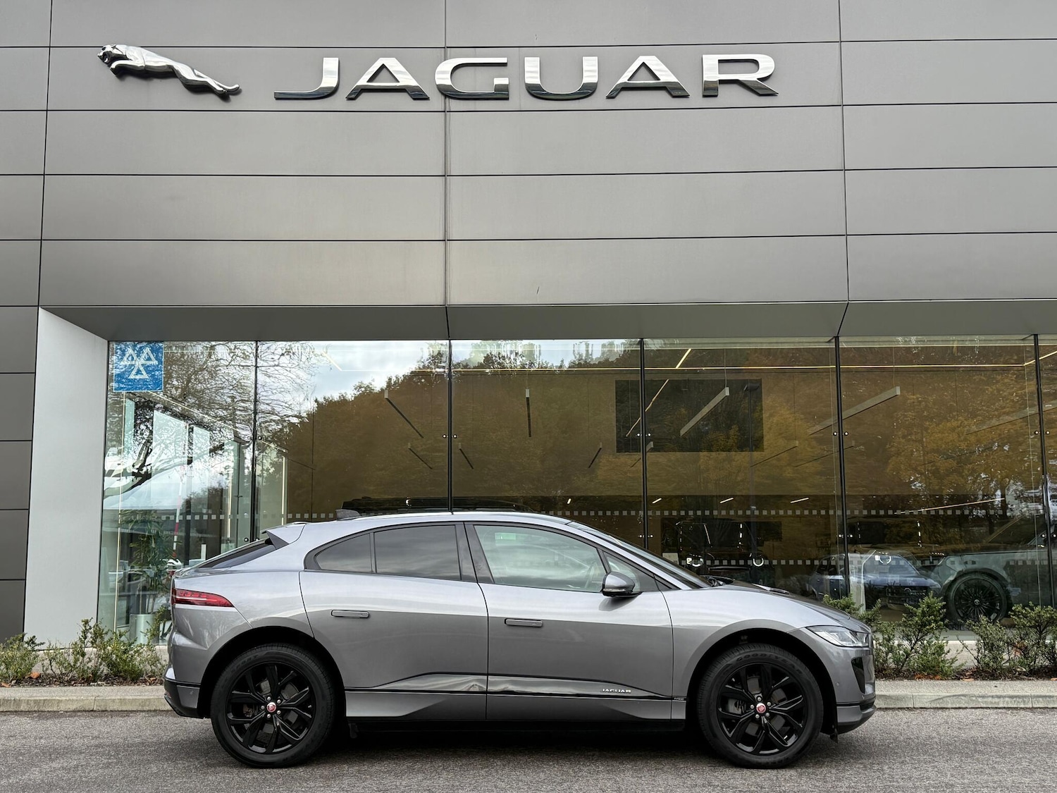 Used Jaguar I-Pace 2020 for sale - 76646304: Photo 2