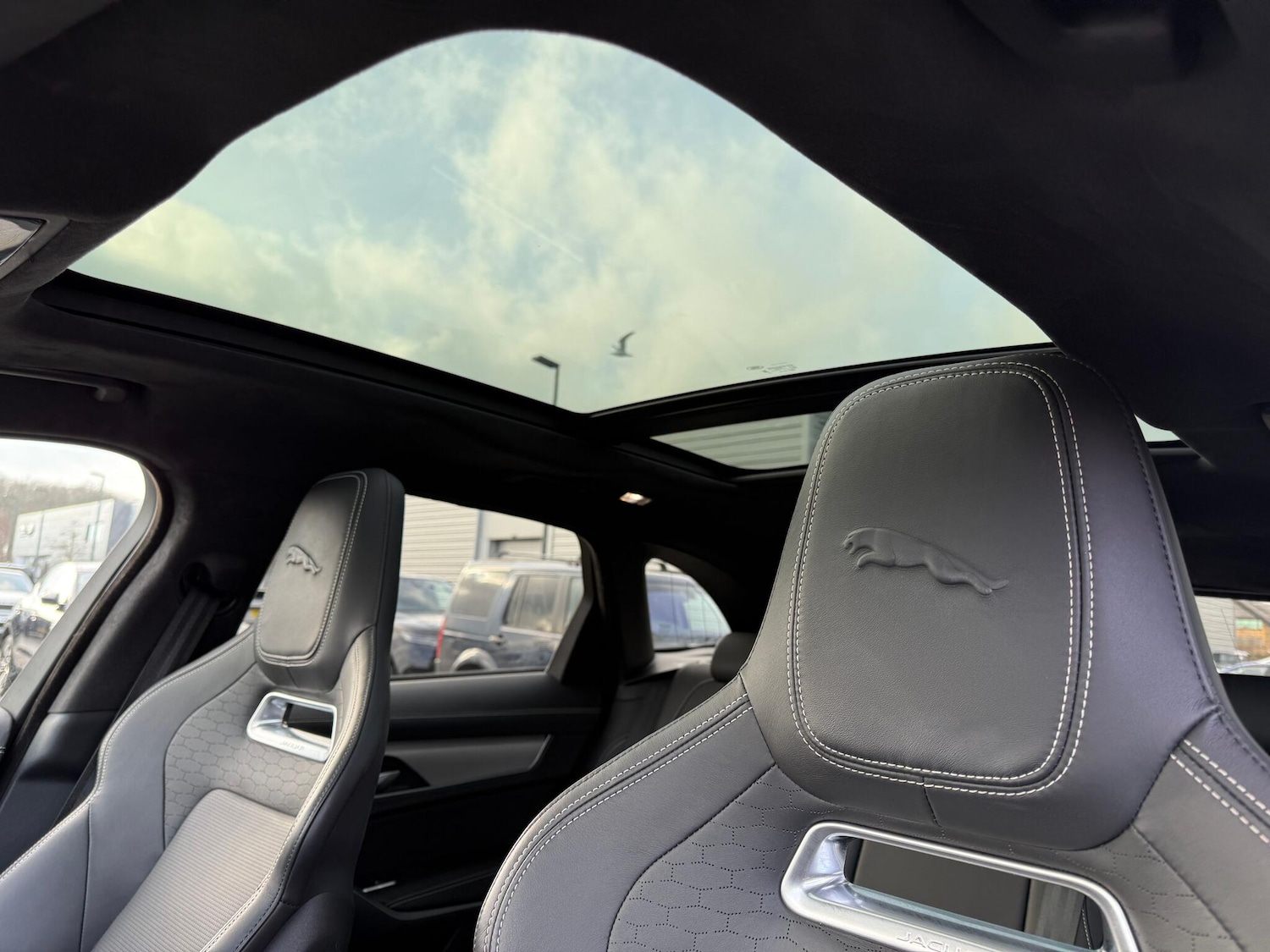 Used Jaguar F-Pace 2024 for sale - 77496212: Photo 4