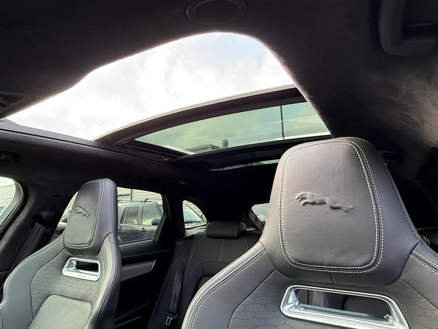 Used Jaguar F-Pace 2024 for sale - 77496212: Photo 5