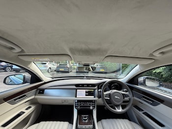 Used Jaguar XF 2019 for sale - 75949838: Photo