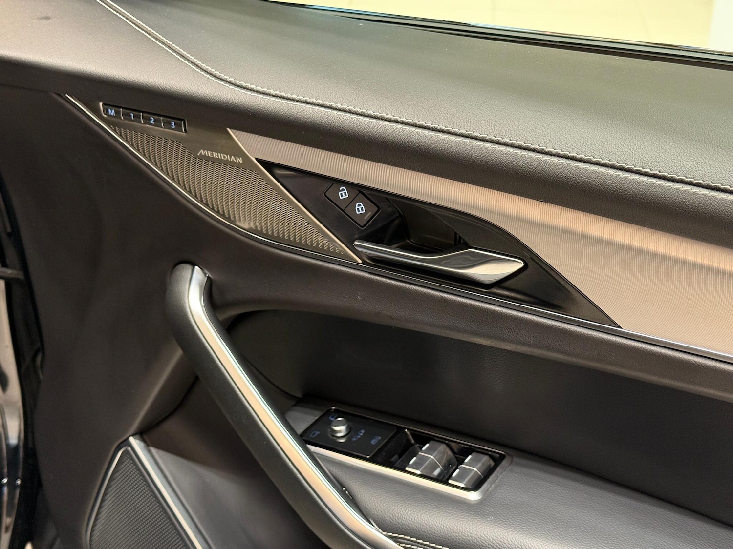 Used Jaguar F-Pace 2023 for sale - 77016092: Photo 20