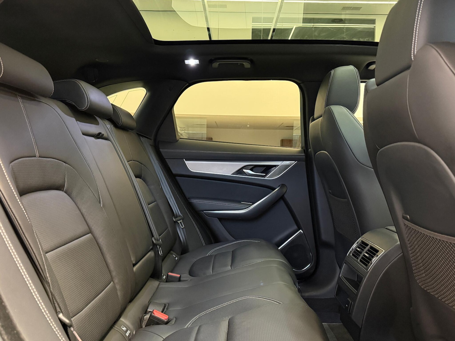 Used Jaguar F-Pace 2023 for sale - 77016092: Photo 28