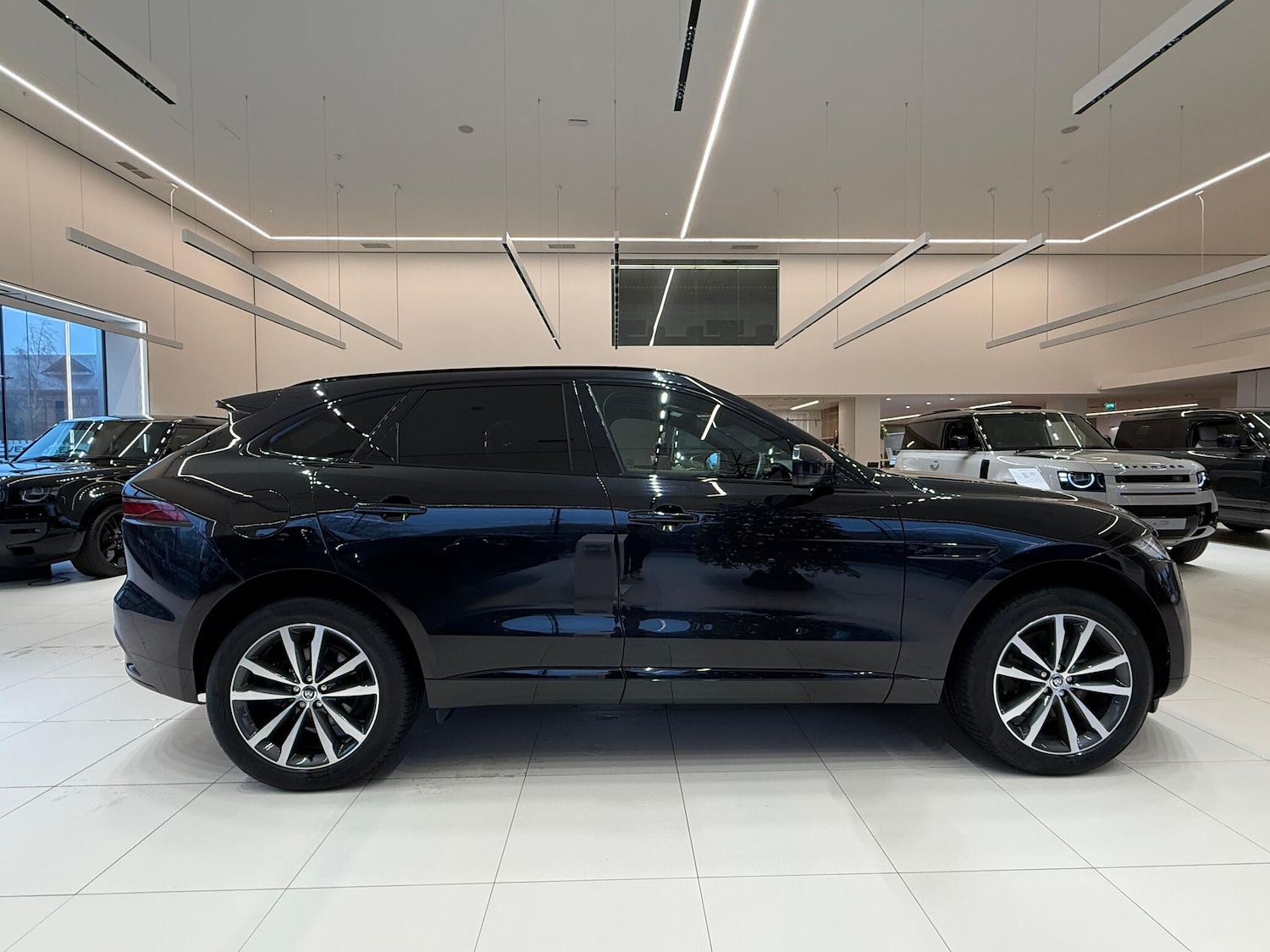 Used Jaguar F-Pace 2023 for sale - 77016092: Photo 3