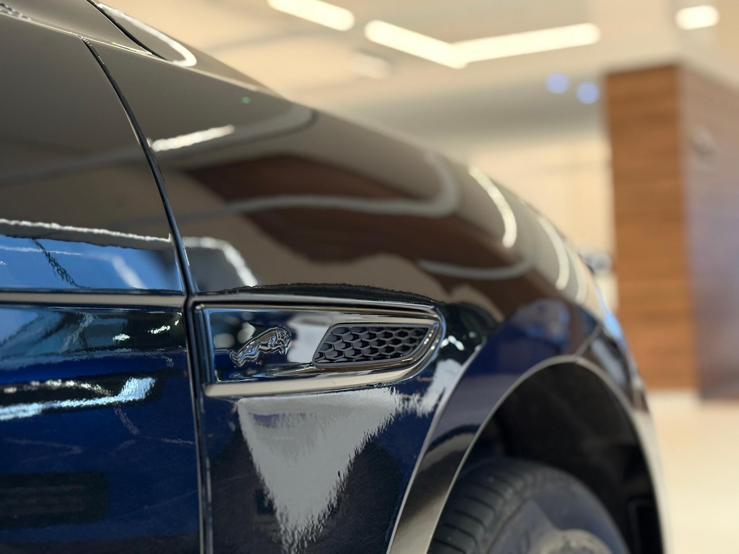 Used Jaguar F-Pace 2023 for sale - 77016092: Photo 4