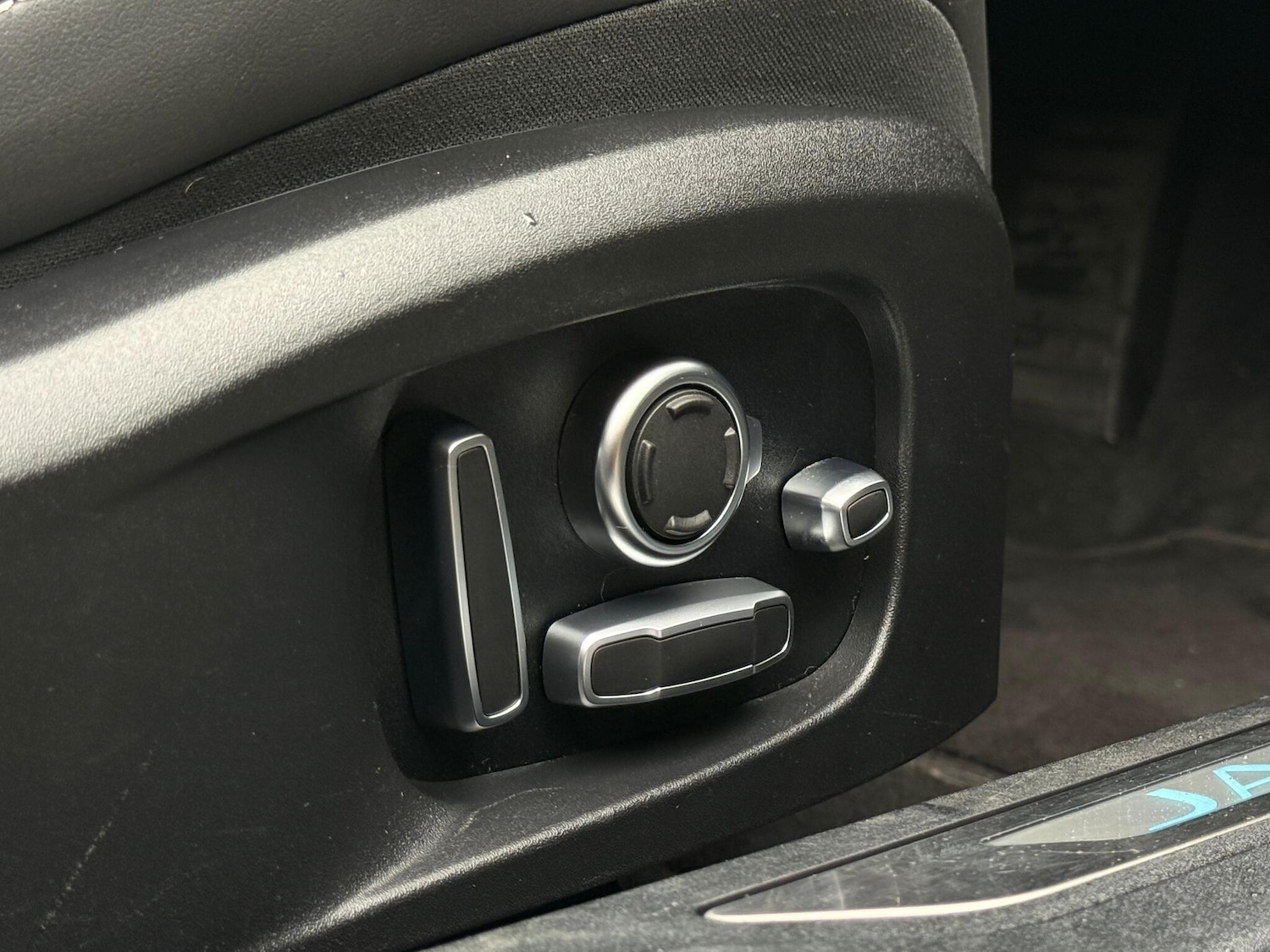 Used Jaguar XF 2023 for sale - 76189136: Photo 22