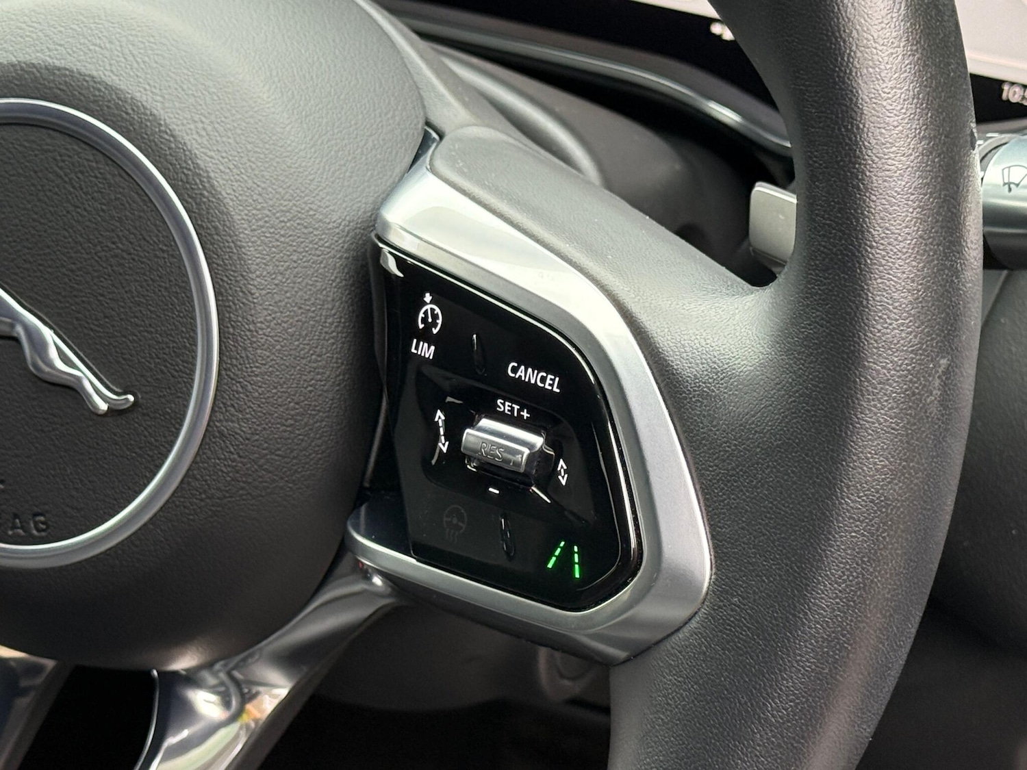 Used Jaguar XF 2023 for sale - 76189136: Photo 43