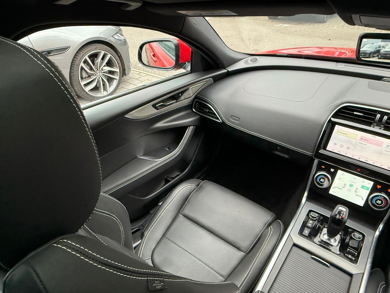 Used Jaguar XE 2019 for sale - 76158581: Photo 20